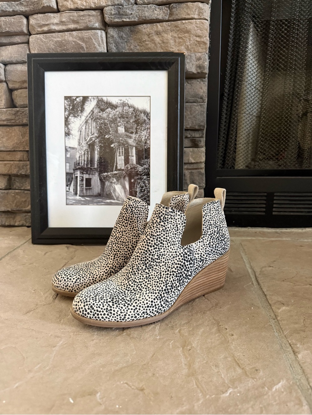 TOMS Kelsey Cheetah Print Suede Wedge Ankle Booties Women's 8.5